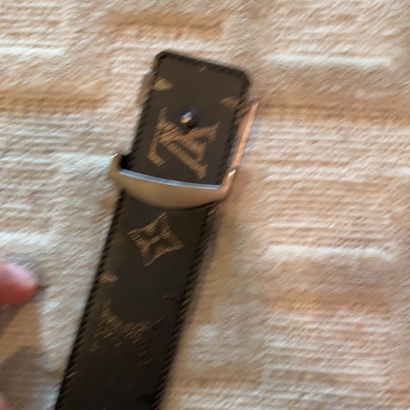 Louis Vuitton Initiales Monogram Eclipse reversible leather belt. Unisex - Picture 2 of 5